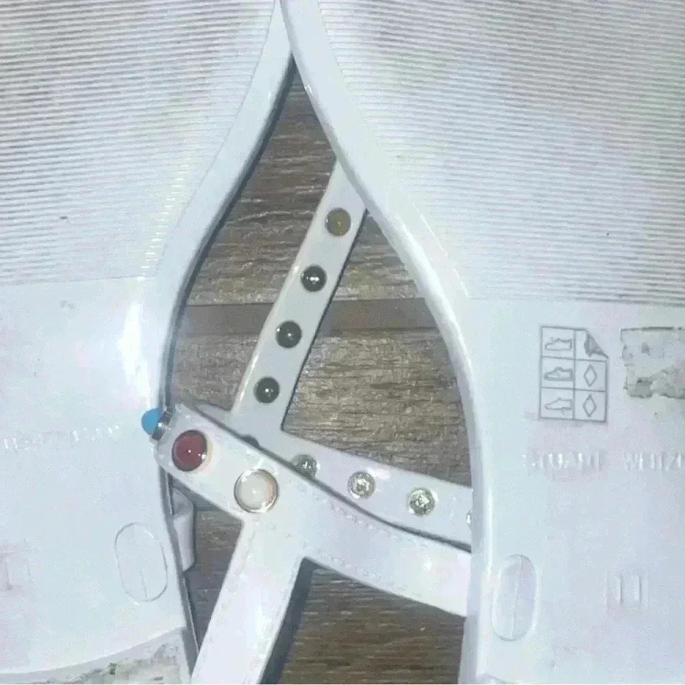 STUART WEITZMAN Womens White Slingback Studded Sawye Thong Sandals - Picture 3 of 3